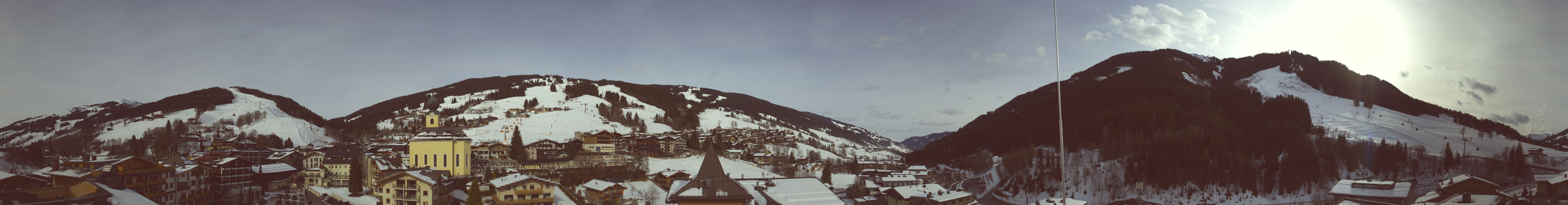 Archiv Foto Webcam Blick über Saalbach vom Alpinresort