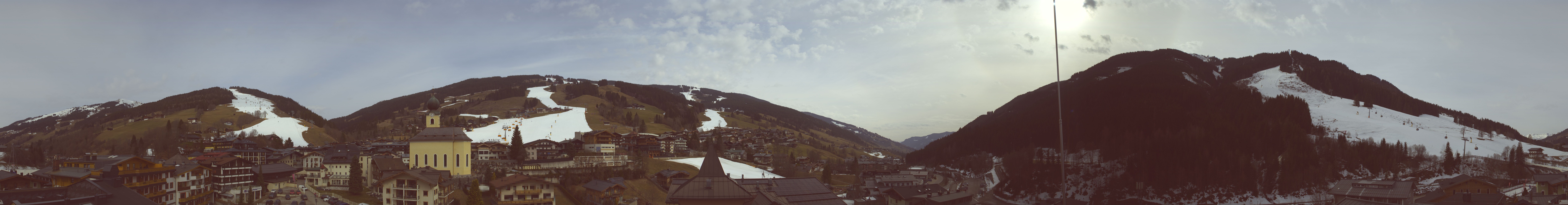 Archiv Foto Webcam Blick über Saalbach vom Alpinresort
