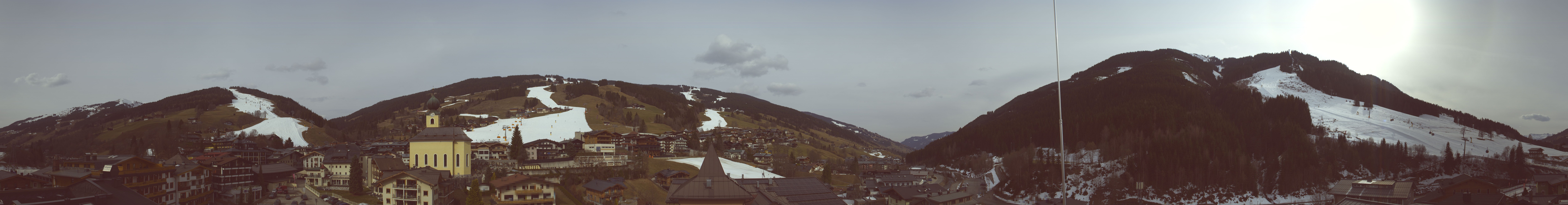 Archiv Foto Webcam Blick über Saalbach vom Alpinresort