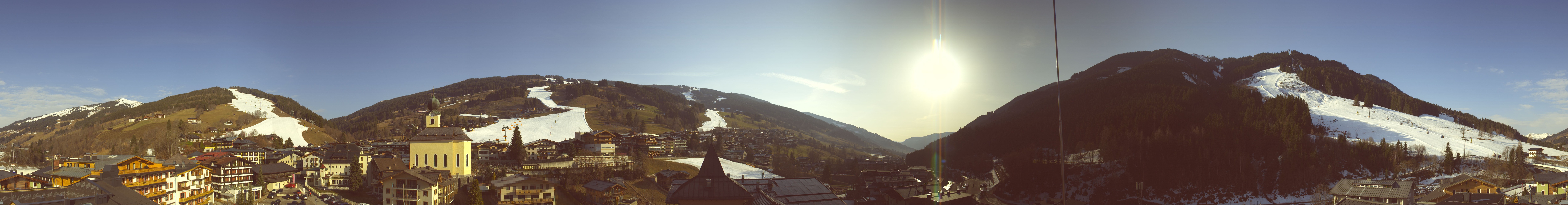 Archiv Foto Webcam Blick über Saalbach vom Alpinresort