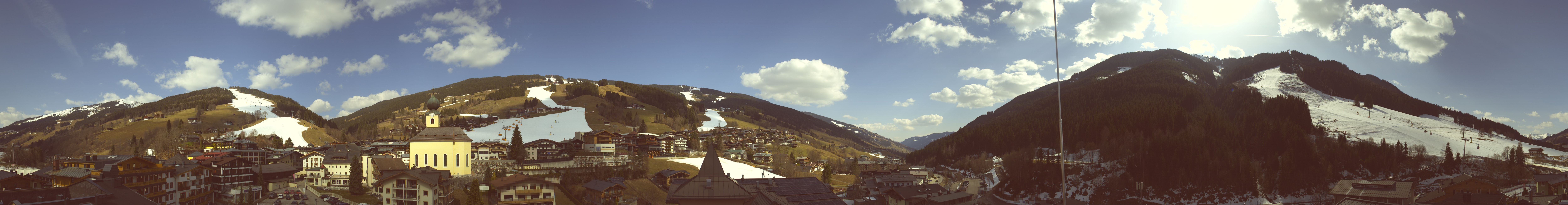 Archiv Foto Webcam Blick über Saalbach vom Alpinresort