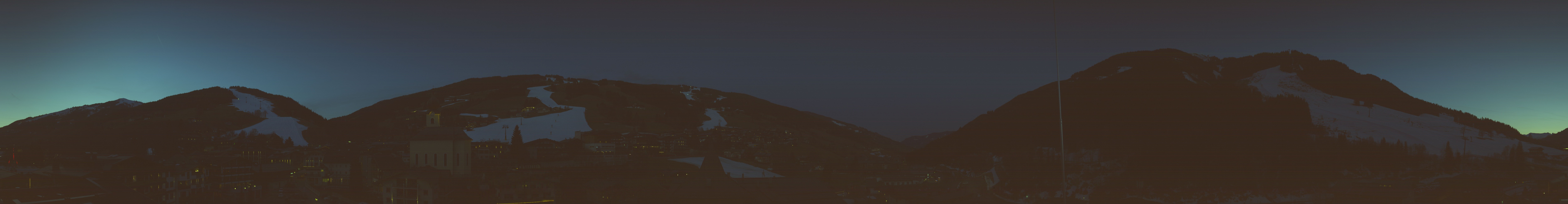 Archiv Foto Webcam Blick über Saalbach vom Alpinresort