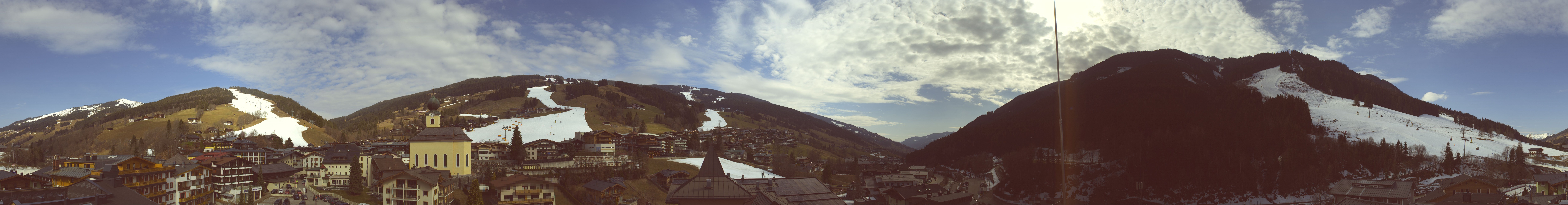 Archiv Foto Webcam Blick über Saalbach vom Alpinresort