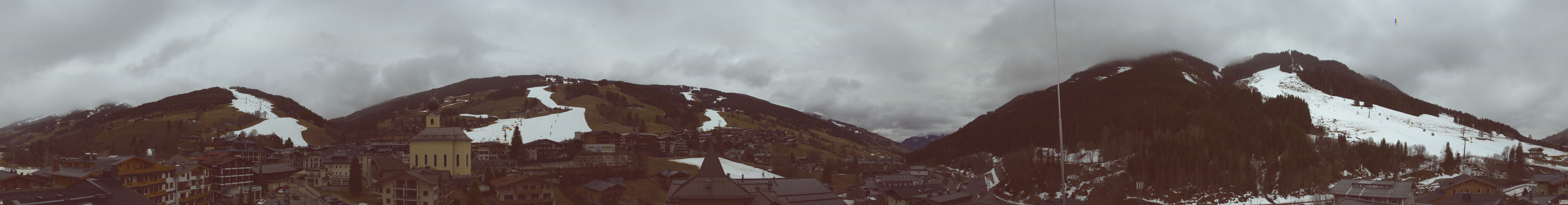 Archiv Foto Webcam Blick über Saalbach vom Alpinresort