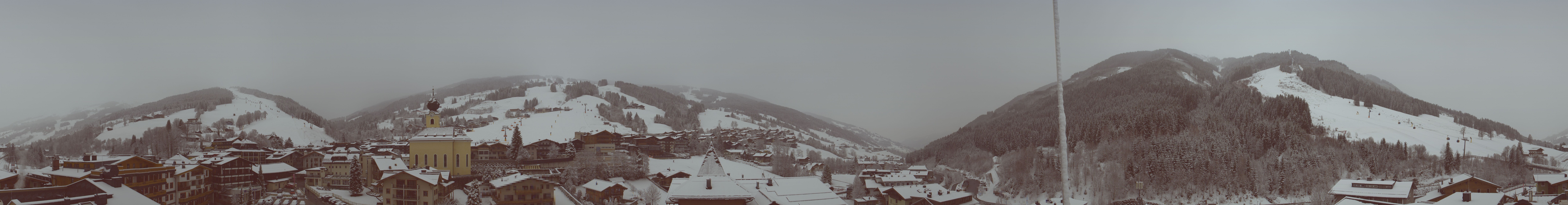 Archiv Foto Webcam Blick über Saalbach vom Alpinresort