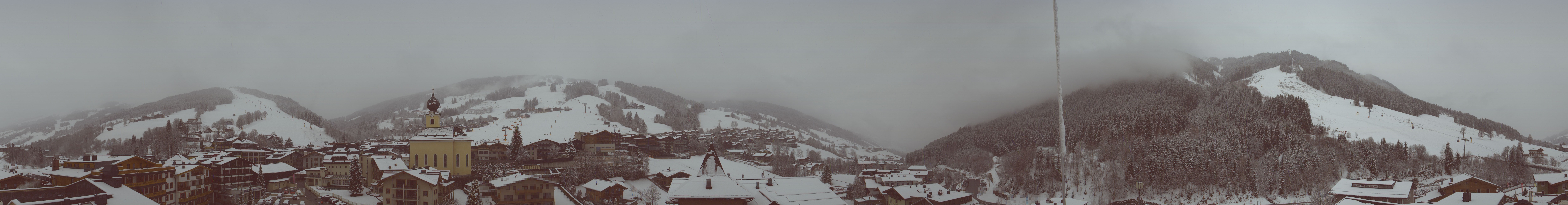 Archiv Foto Webcam Blick über Saalbach vom Alpinresort