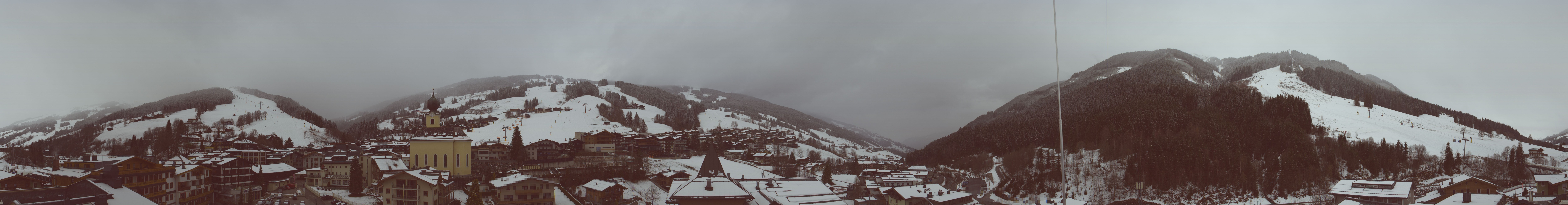 Archiv Foto Webcam Blick über Saalbach vom Alpinresort
