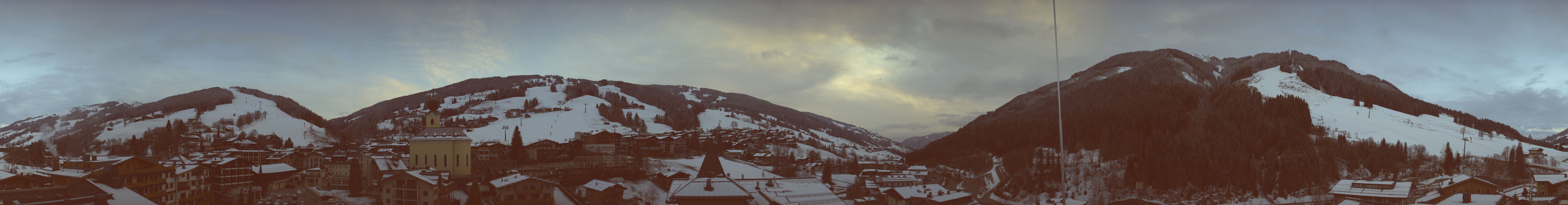 Archiv Foto Webcam Blick über Saalbach vom Alpinresort