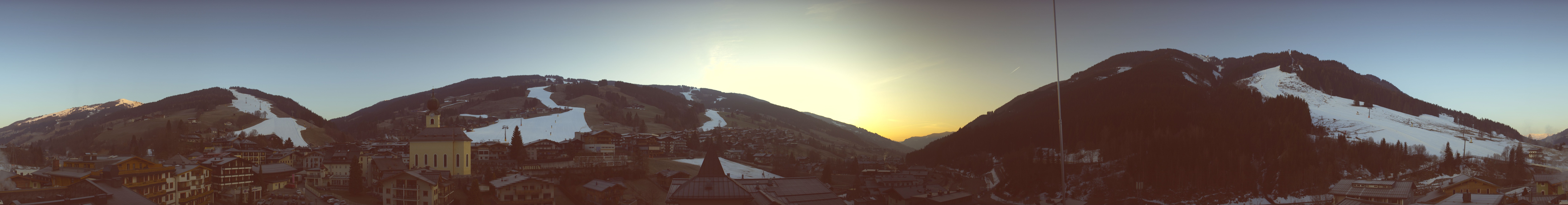 Archiv Foto Webcam Blick über Saalbach vom Alpinresort