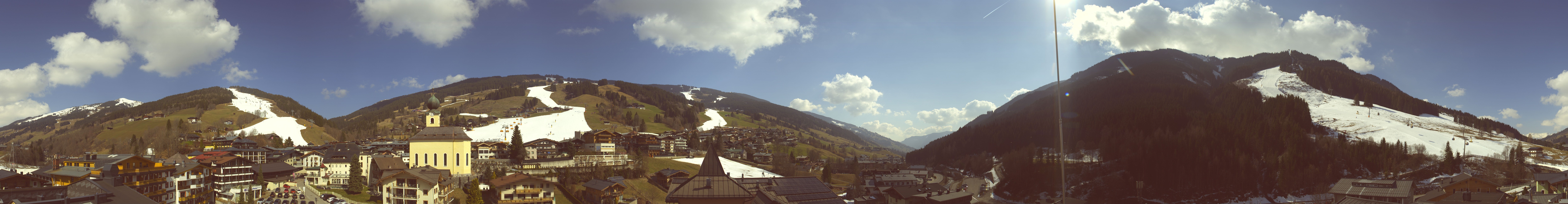 Archiv Foto Webcam Blick über Saalbach vom Alpinresort