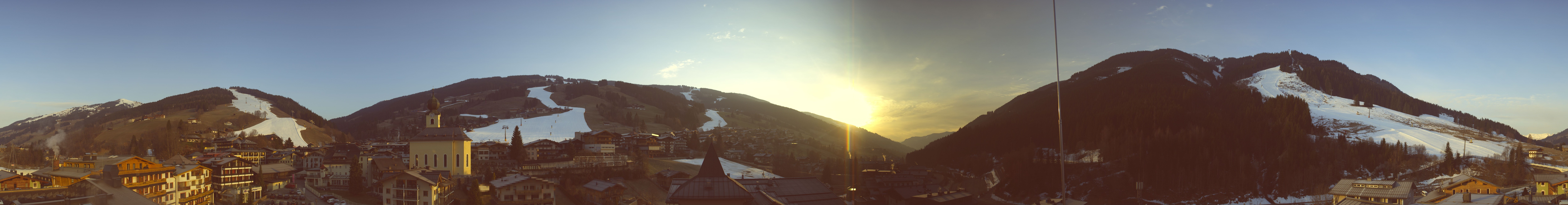 Archiv Foto Webcam Blick über Saalbach vom Alpinresort