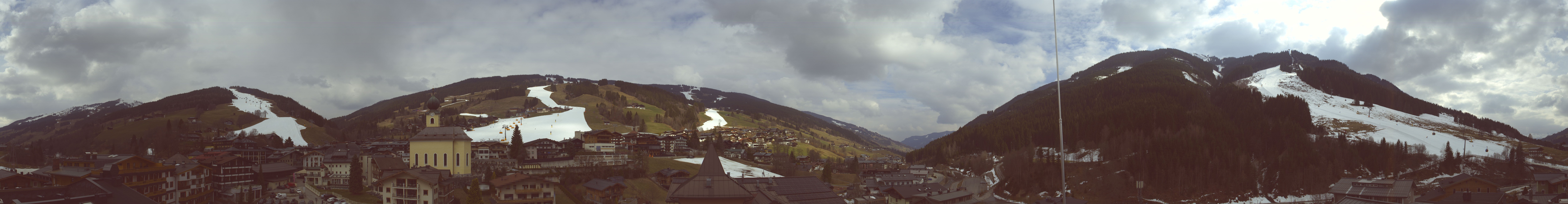 Archiv Foto Webcam Blick über Saalbach vom Alpinresort