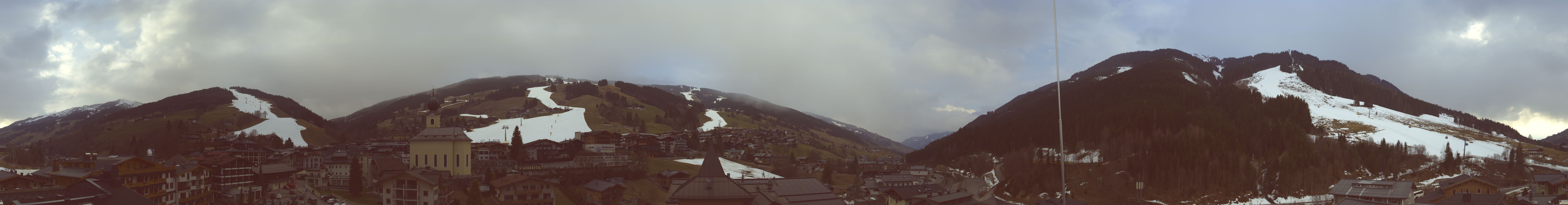 Archiv Foto Webcam Blick über Saalbach vom Alpinresort