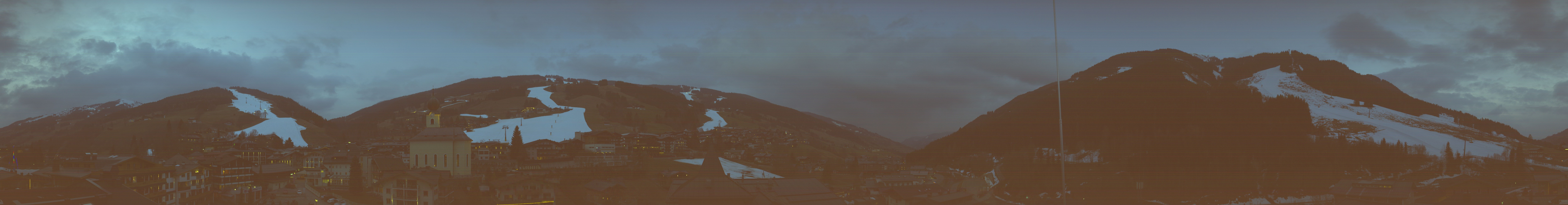 Archiv Foto Webcam Blick über Saalbach vom Alpinresort