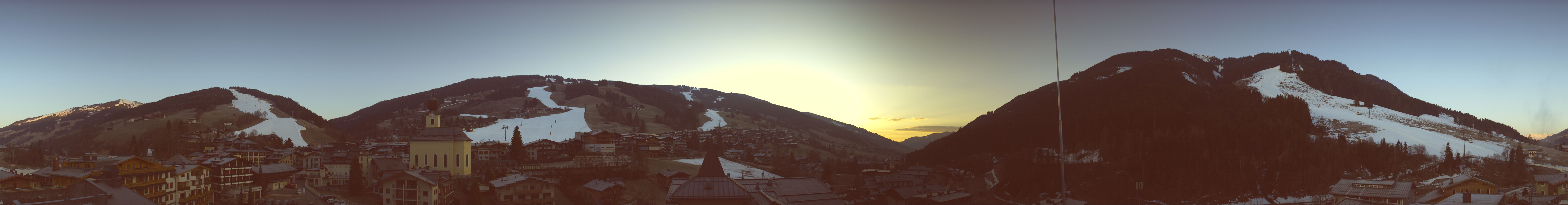 Archiv Foto Webcam Blick über Saalbach vom Alpinresort
