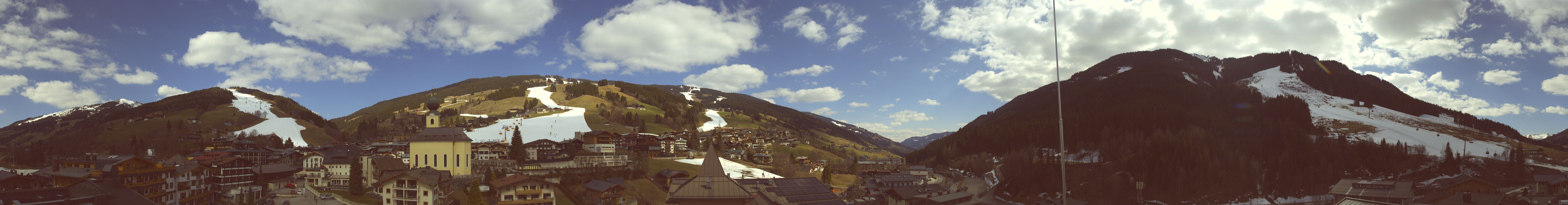 Archiv Foto Webcam Blick über Saalbach vom Alpinresort