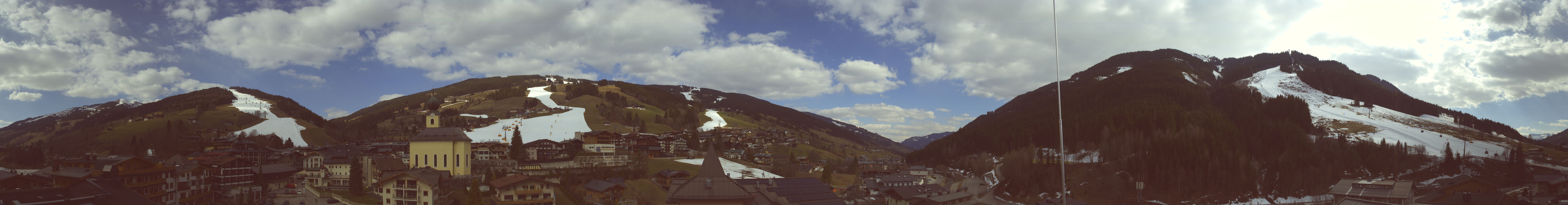 Archiv Foto Webcam Blick über Saalbach vom Alpinresort
