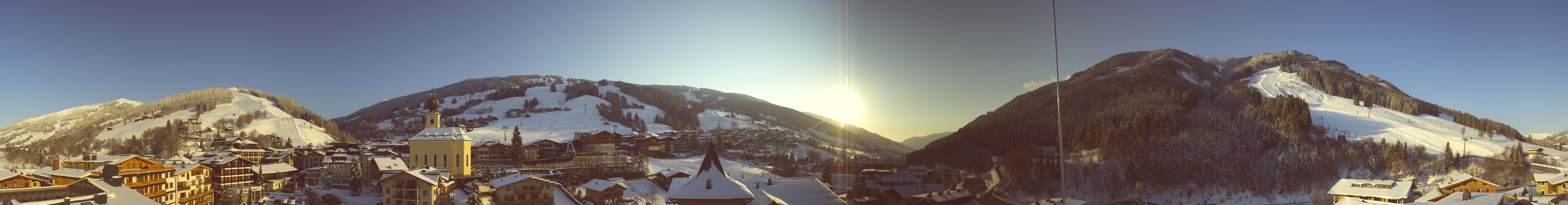 Archiv Foto Webcam Blick über Saalbach vom Alpinresort