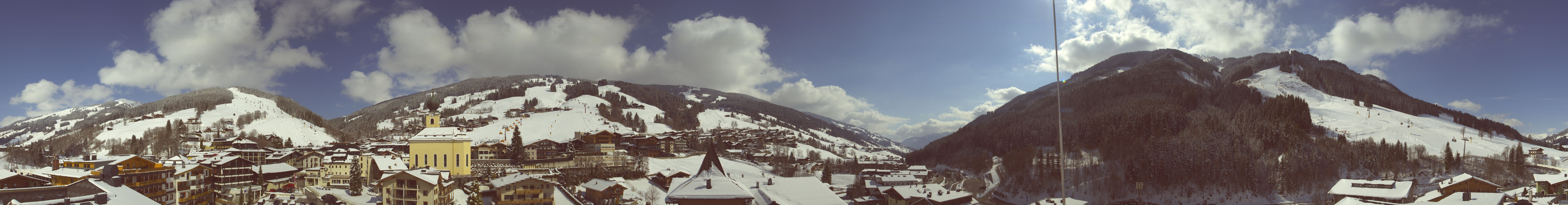 Archiv Foto Webcam Blick über Saalbach vom Alpinresort