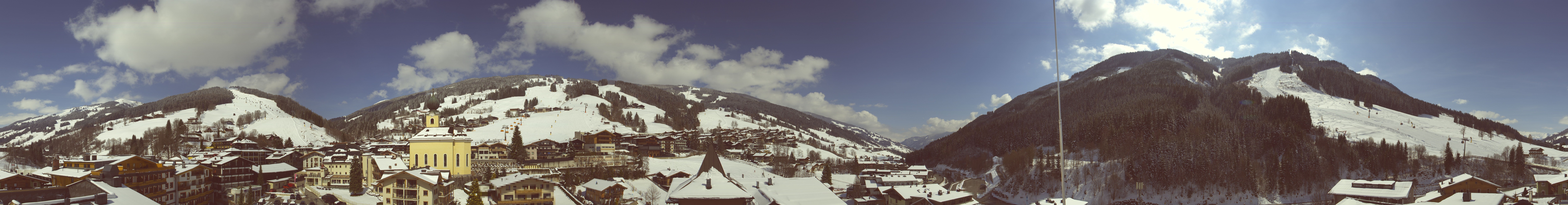 Archiv Foto Webcam Blick über Saalbach vom Alpinresort