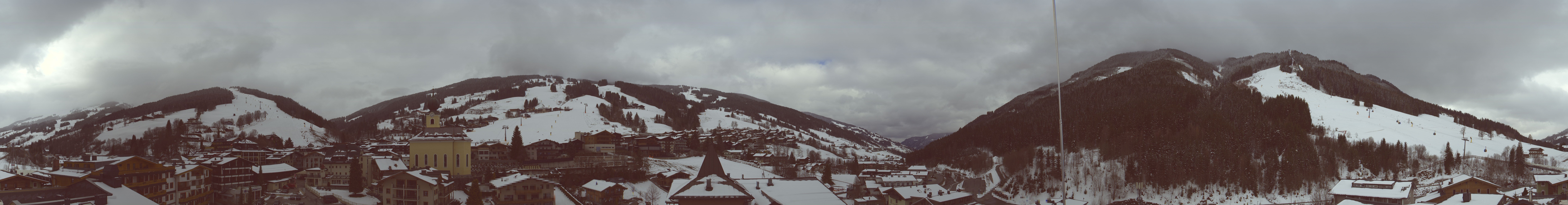 Archiv Foto Webcam Blick über Saalbach vom Alpinresort