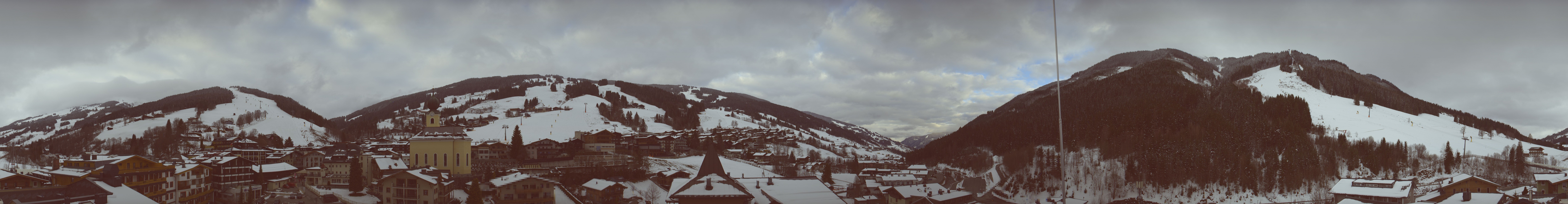 Archiv Foto Webcam Blick über Saalbach vom Alpinresort