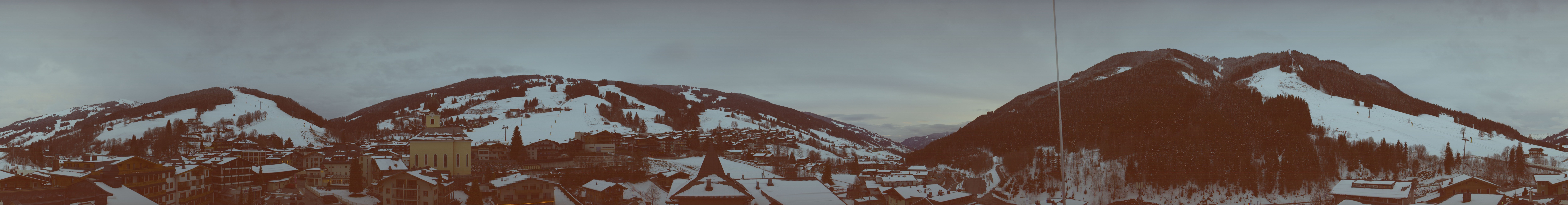 Archiv Foto Webcam Blick über Saalbach vom Alpinresort