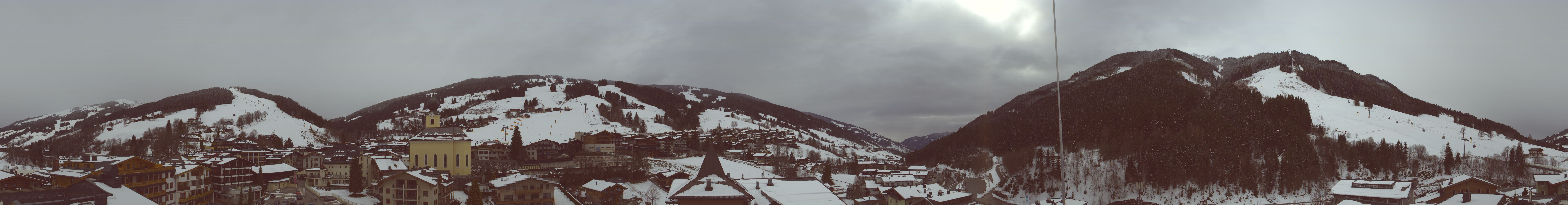 Archiv Foto Webcam Blick über Saalbach vom Alpinresort