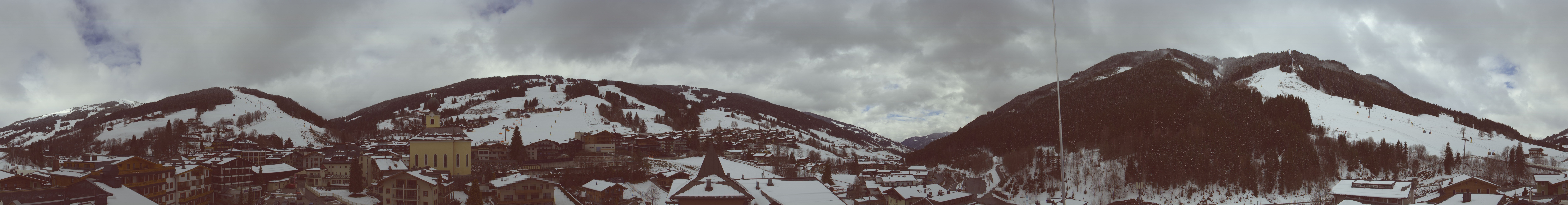 Archiv Foto Webcam Blick über Saalbach vom Alpinresort