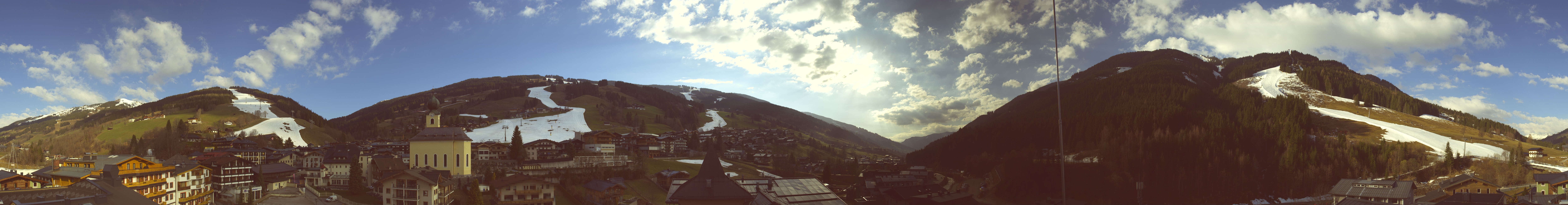 Archived image Webcam Panorama: Alpinresort Saalbach