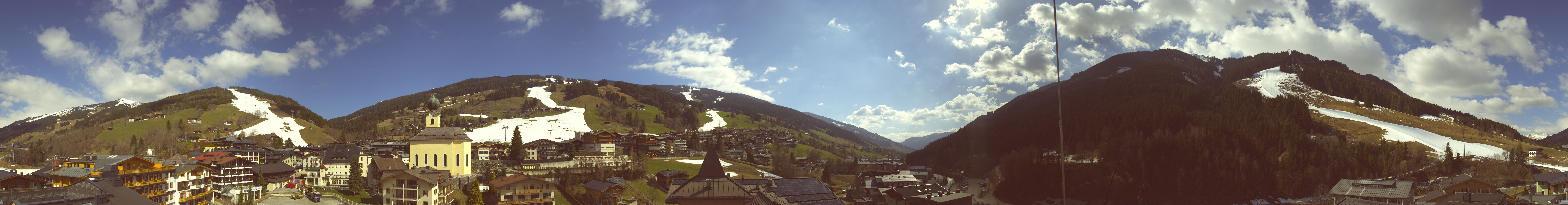 Archived image Webcam Panorama: Alpinresort Saalbach
