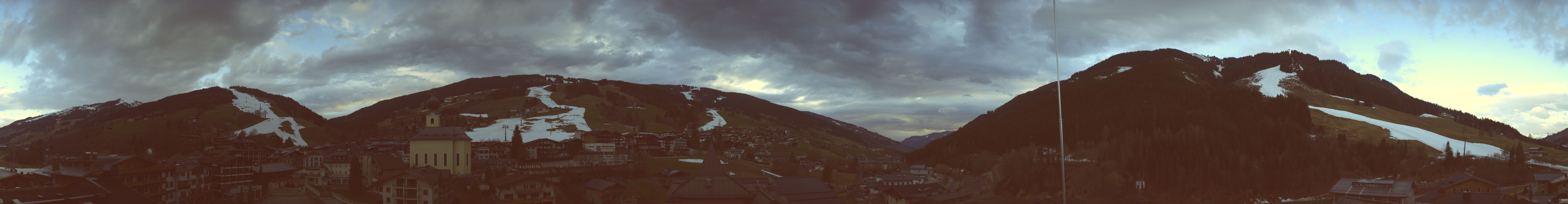 Archived image Webcam Panorama: Alpinresort Saalbach