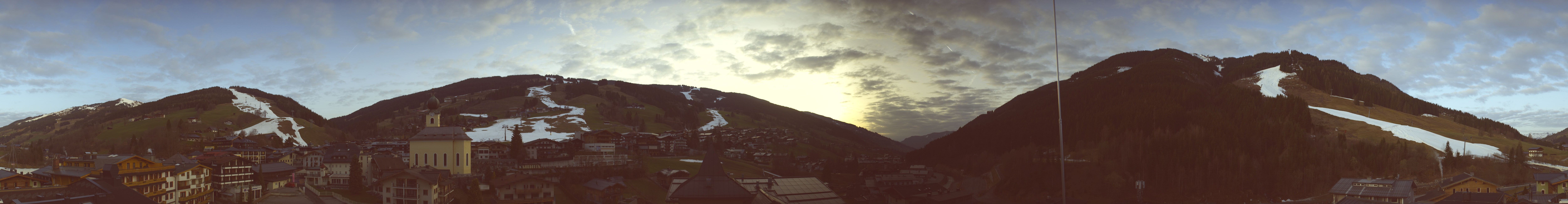 Archived image Webcam Panorama: Alpinresort Saalbach