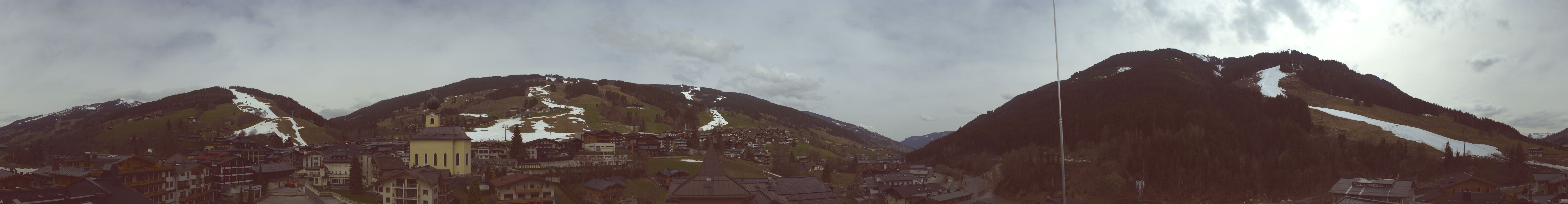 Archived image Webcam Panorama: Alpinresort Saalbach