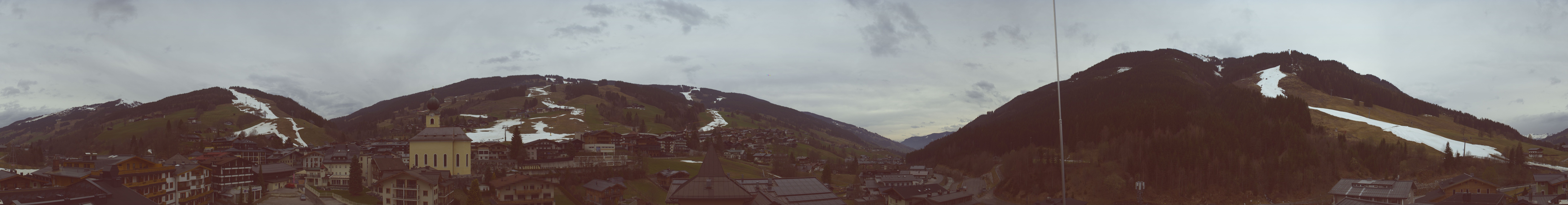 Archiv Foto Webcam Blick über Saalbach vom Alpinresort
