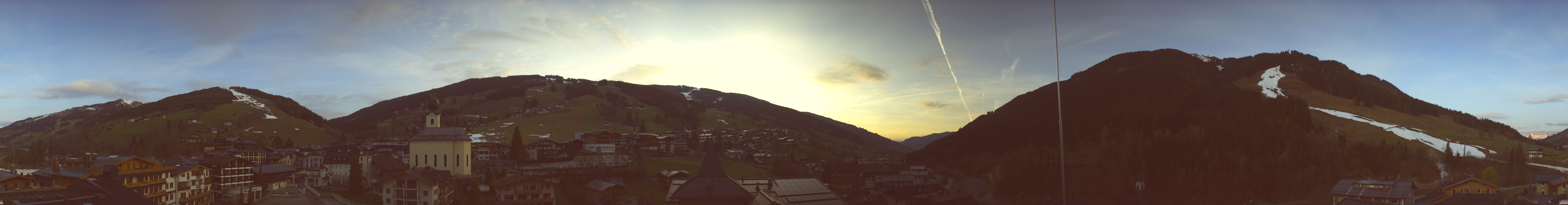 Archiv Foto Webcam Blick über Saalbach vom Alpinresort