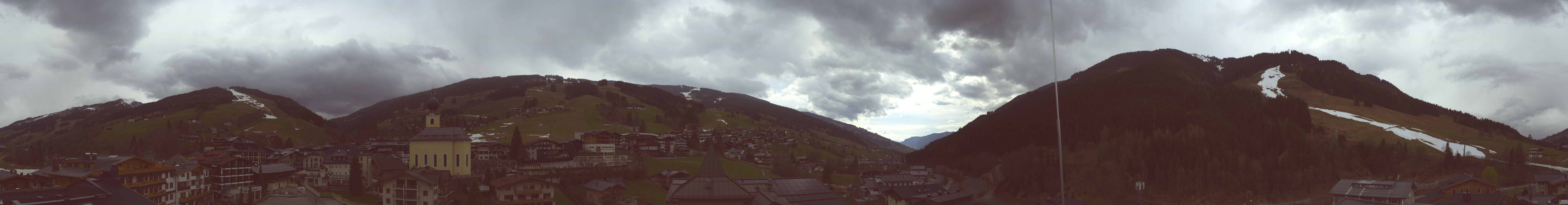 Archiv Foto Webcam Blick über Saalbach vom Alpinresort