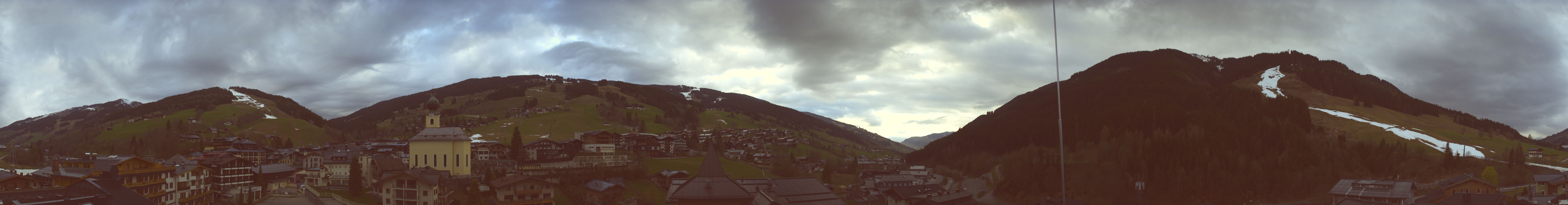 Archiv Foto Webcam Blick über Saalbach vom Alpinresort
