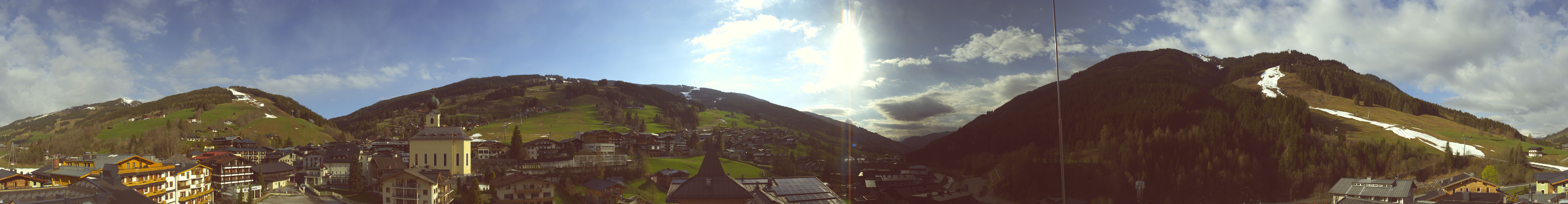 Archiv Foto Webcam Blick über Saalbach vom Alpinresort
