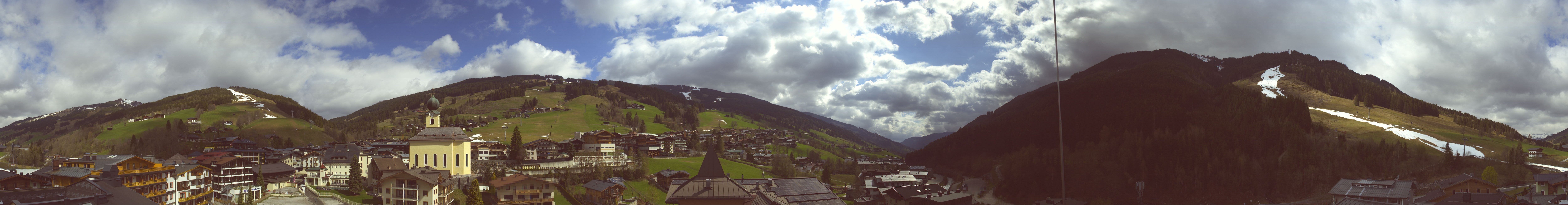 Archiv Foto Webcam Blick über Saalbach vom Alpinresort