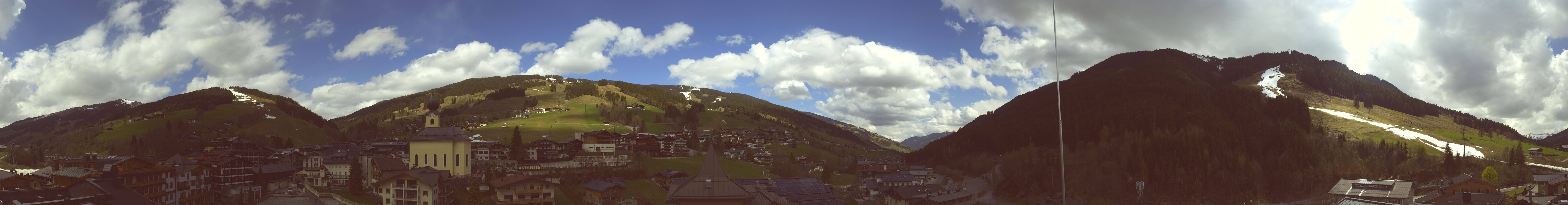 Archiv Foto Webcam Blick über Saalbach vom Alpinresort