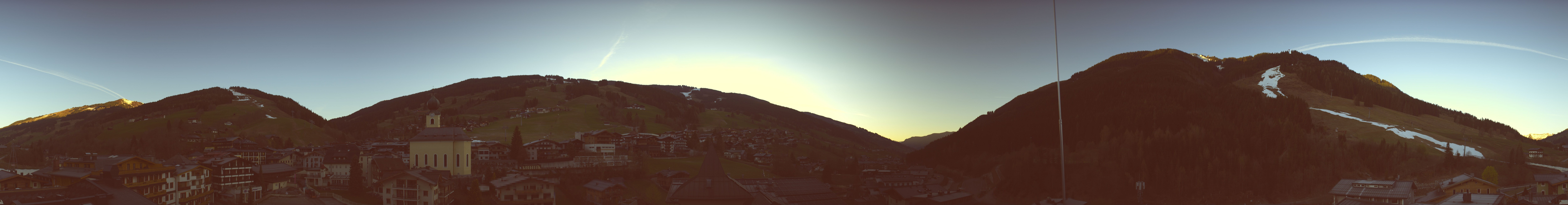 Archiv Foto Webcam Blick über Saalbach vom Alpinresort