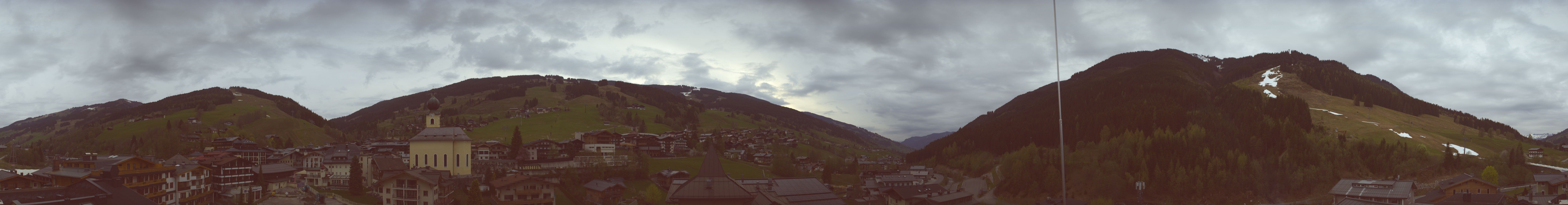 Archiv Foto Webcam Blick über Saalbach vom Alpinresort