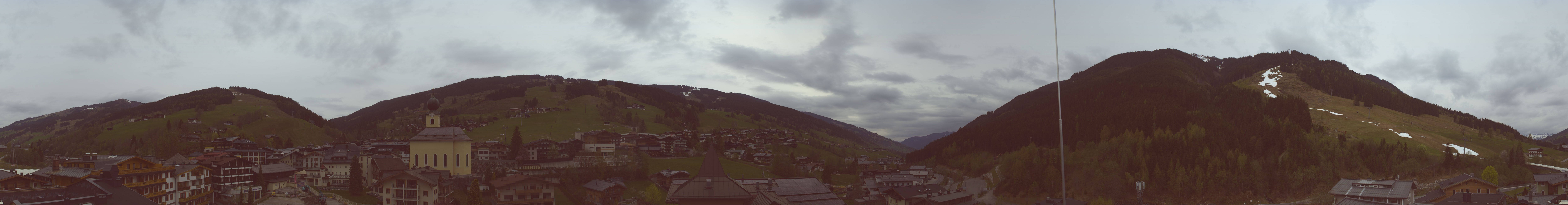 Archiv Foto Webcam Blick über Saalbach vom Alpinresort