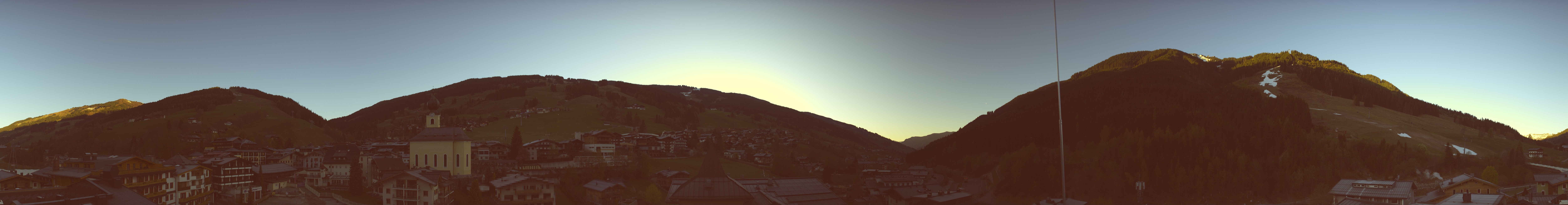 Archived image Webcam Panorama: Alpinresort Saalbach