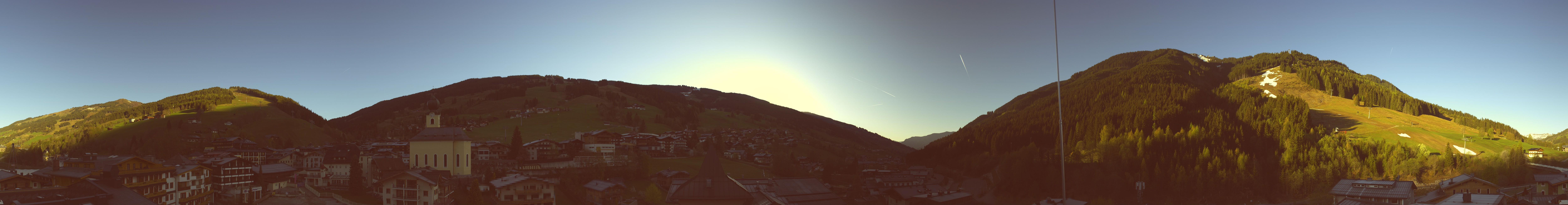 Archived image Webcam Panorama: Alpinresort Saalbach