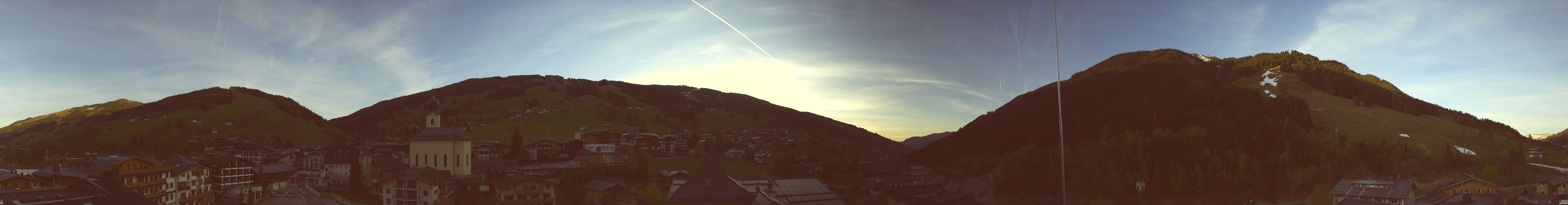 Archiv Foto Webcam Blick über Saalbach vom Alpinresort