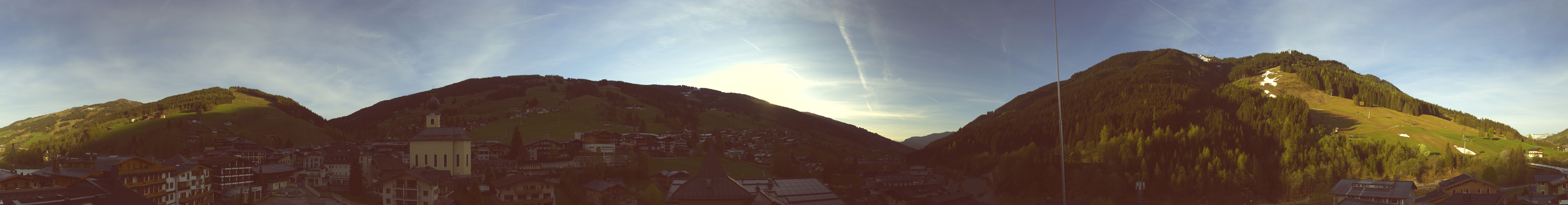 Archiv Foto Webcam Blick über Saalbach vom Alpinresort
