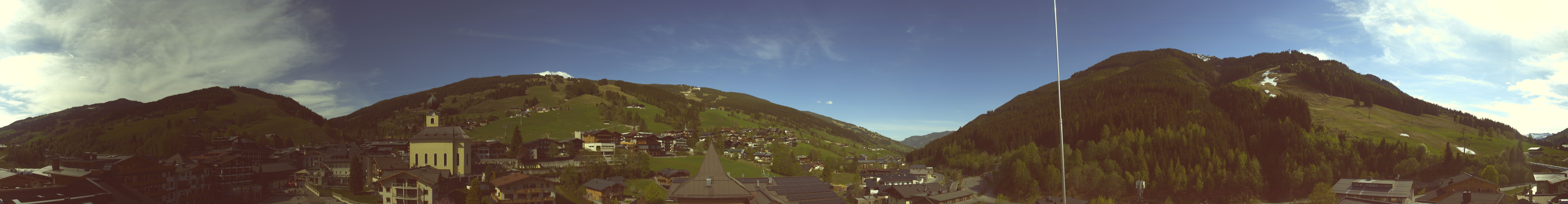 Archiv Foto Webcam Blick über Saalbach vom Alpinresort