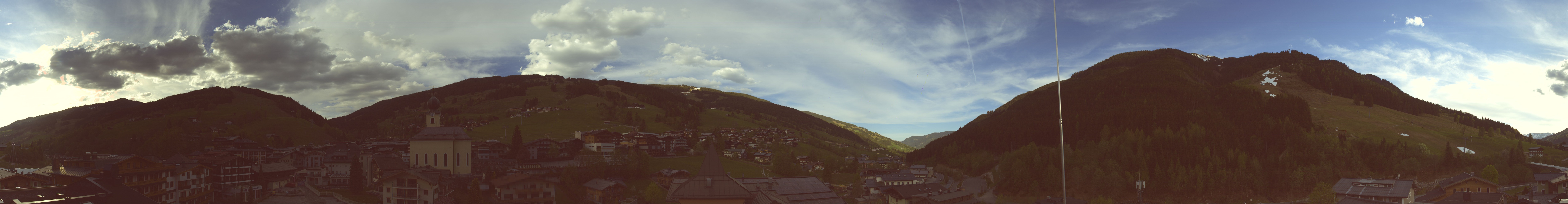 Archiv Foto Webcam Blick über Saalbach vom Alpinresort